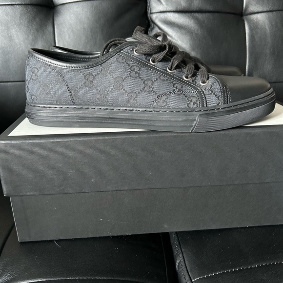 New Authentic Gucci Sneakers Black Monogram canvas. Gucci size 9USA size 10 - Picture 4 of 6